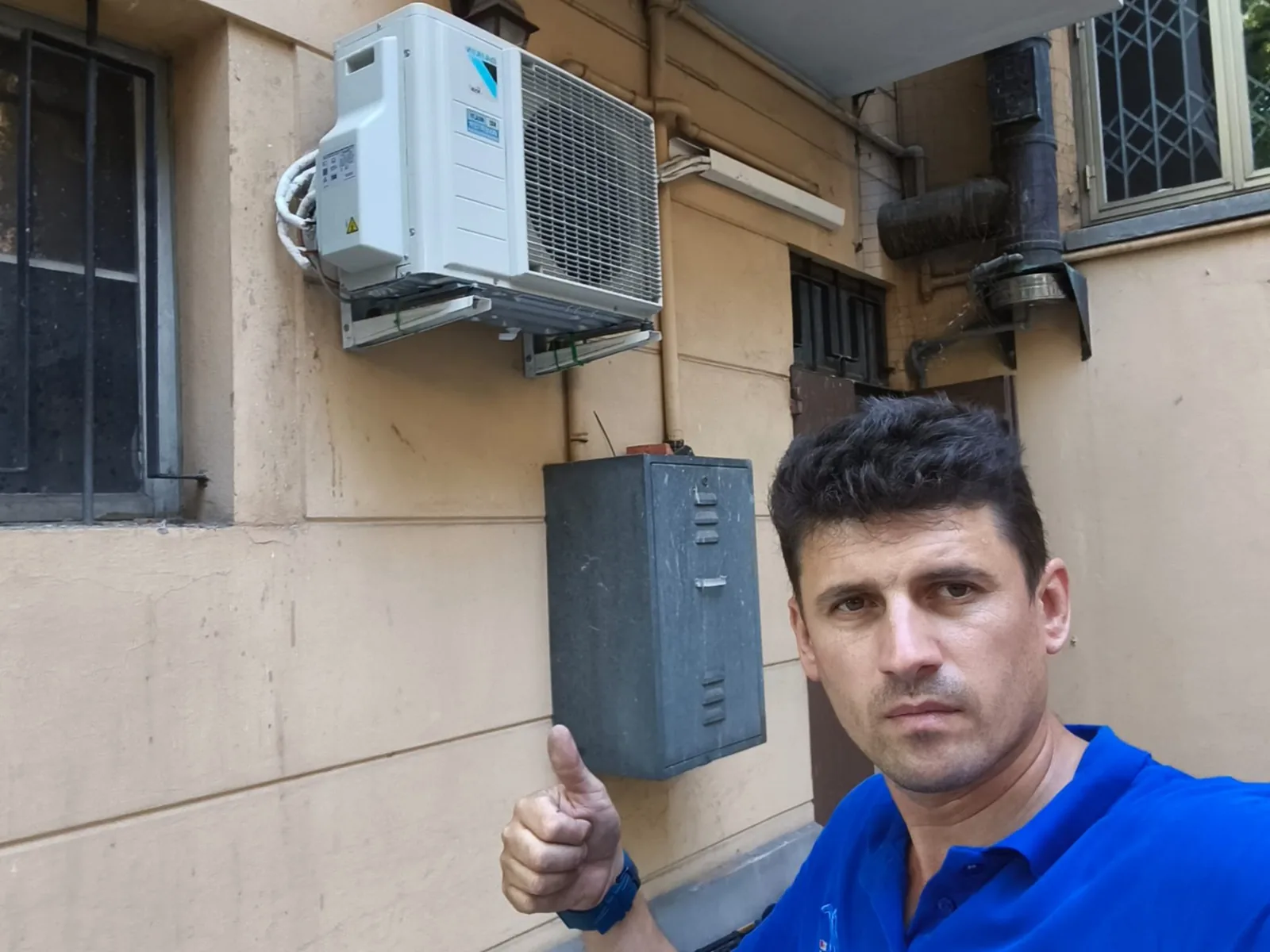 Unità esterna Daikin installata a regola d'arte Unità esterna Daikin installata a regola d'arte — Climatizzazione a Modena