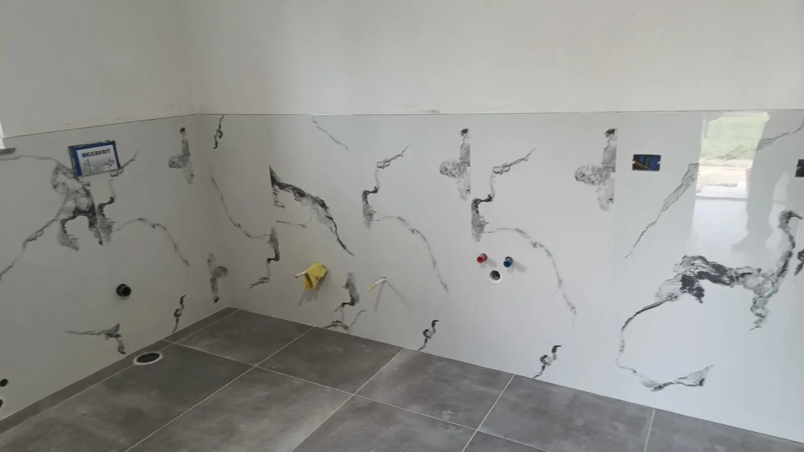 Bagno — Predisposizione miscelatori e scarichi doccia Bagno — Predisposizione miscelatori e scarichi doccia — Ristrutturazione bagno a Modena